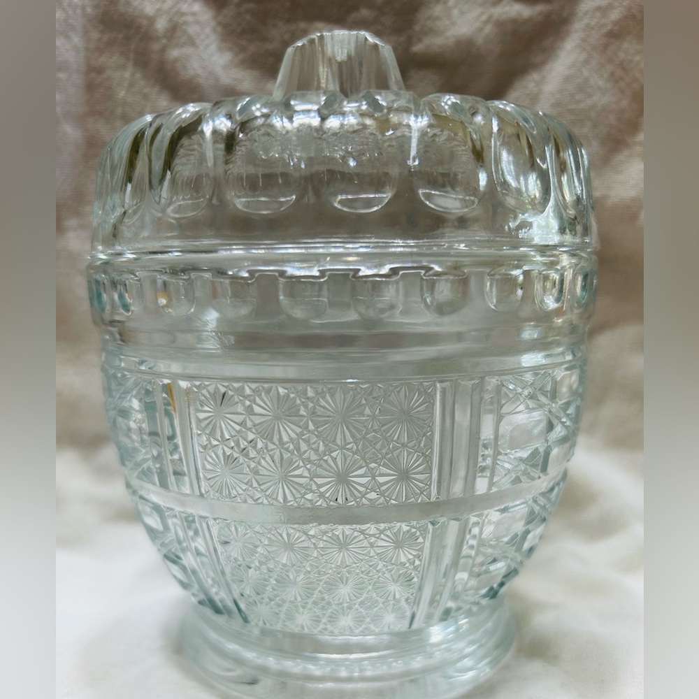 Vintage KIG Indonesian Daisy & Can pressed glass candy dish. No cracks or chips.